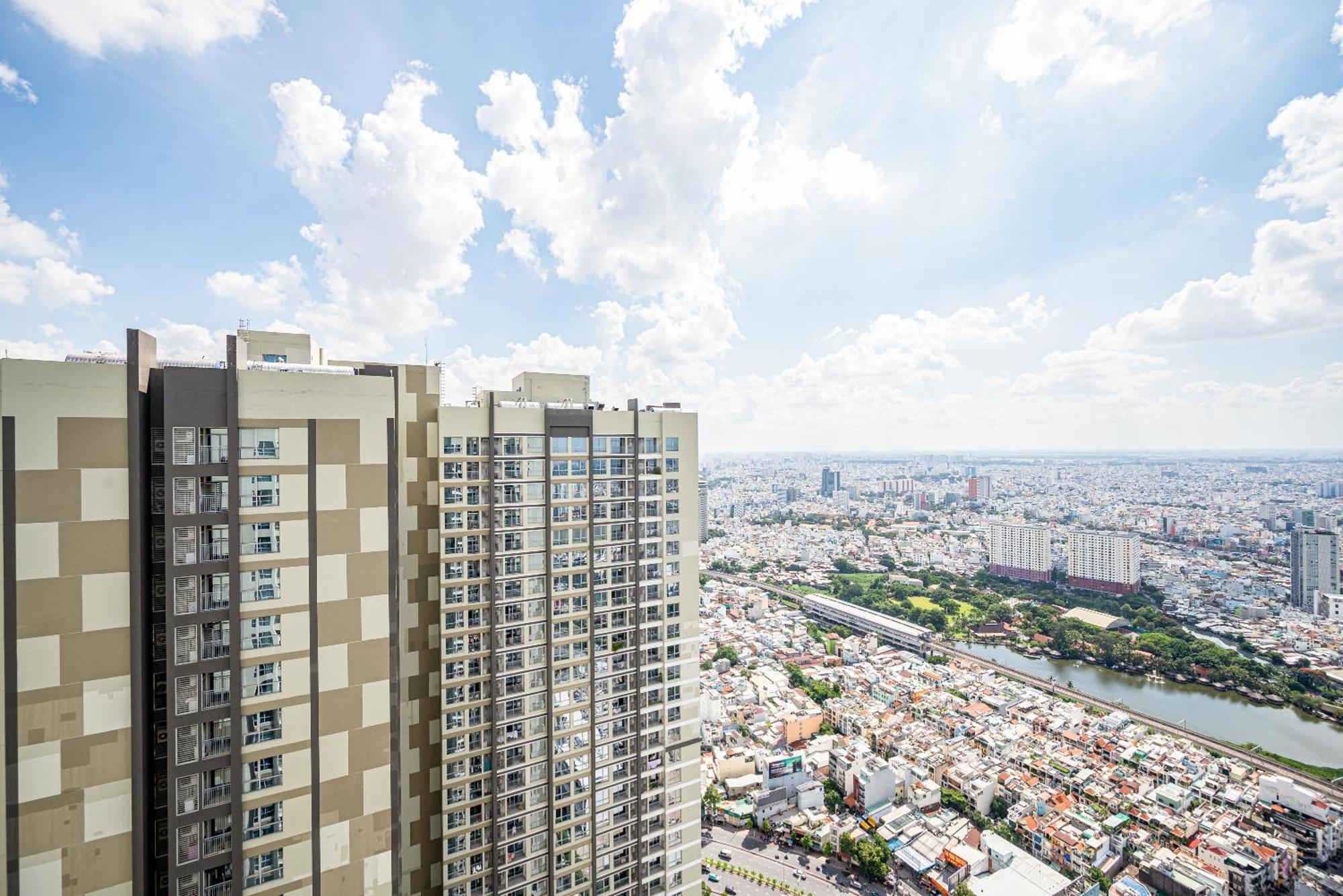 Luxury Apartment At Vinhomes Central Park 胡志明市 外观 照片